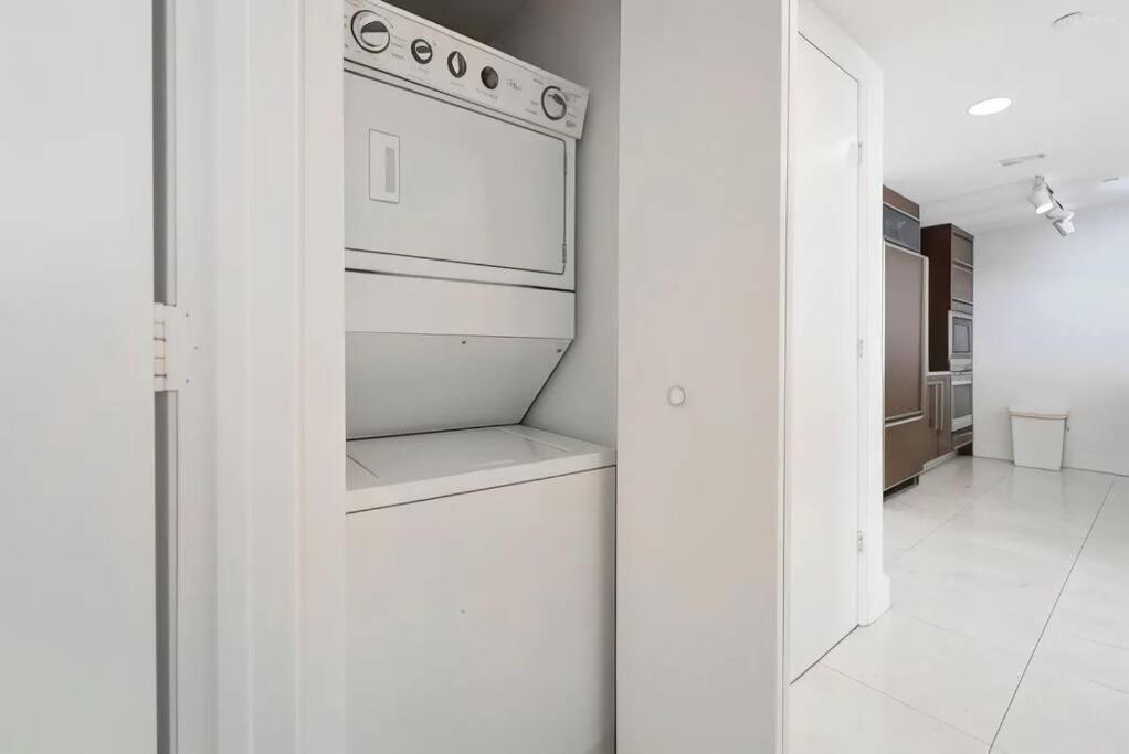 W Hotel Luxury High Rise Miami Dış mekan fotoğraf